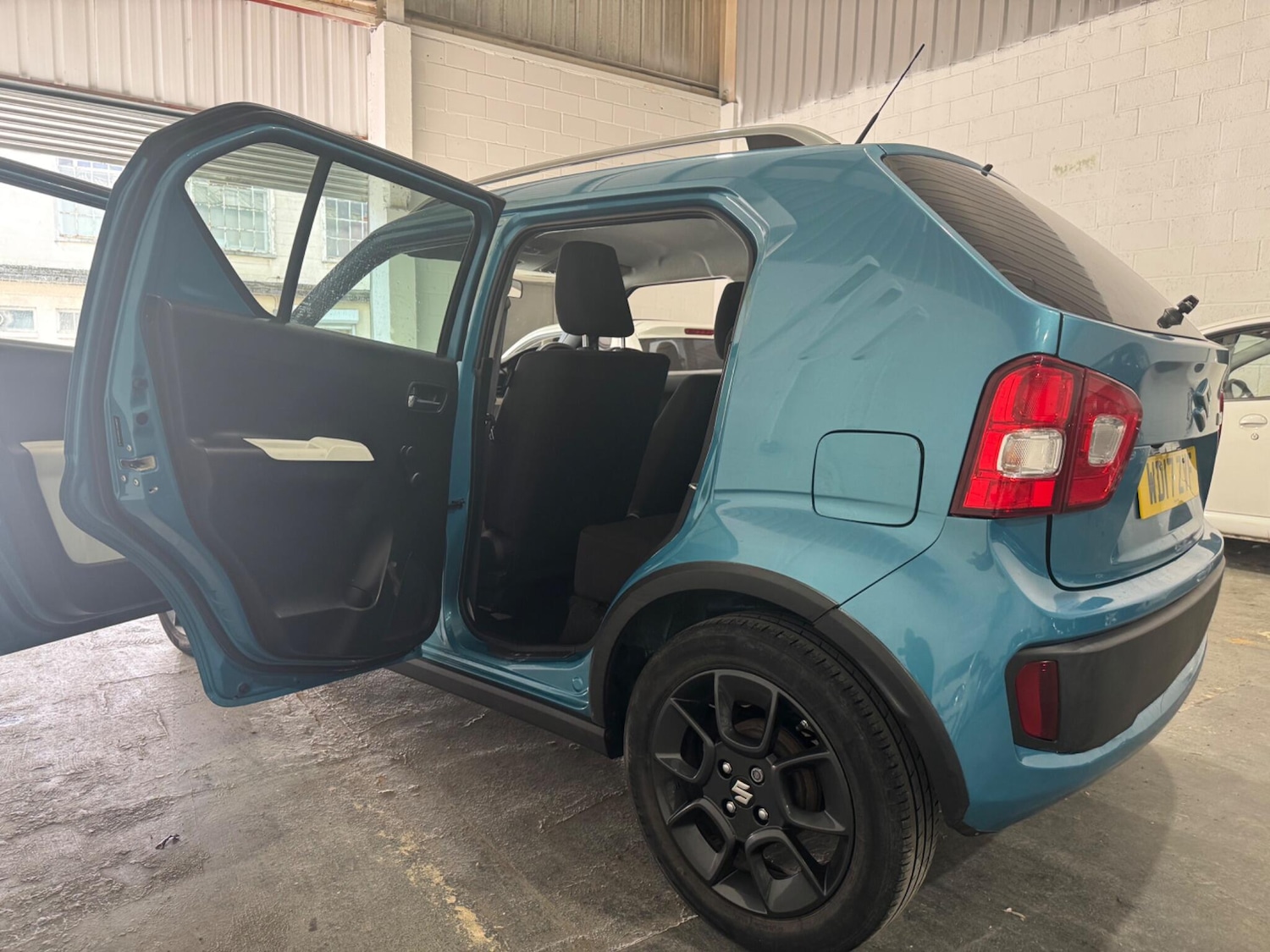 Used Suzuki Ignis 2017 for sale - 77925633: Photo 11