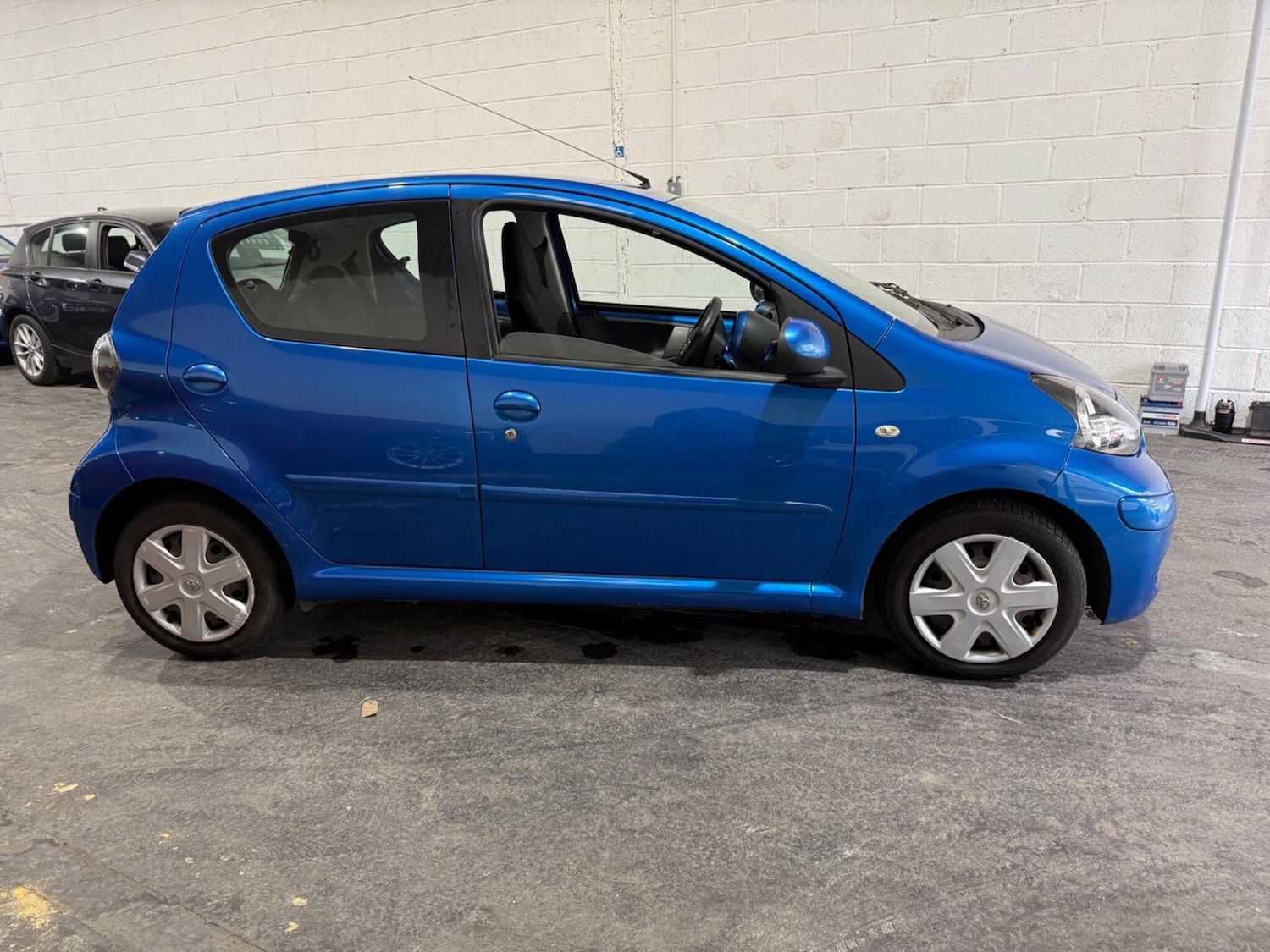 Used Toyota AYGO 2009 for sale - 76849622: Photo 10