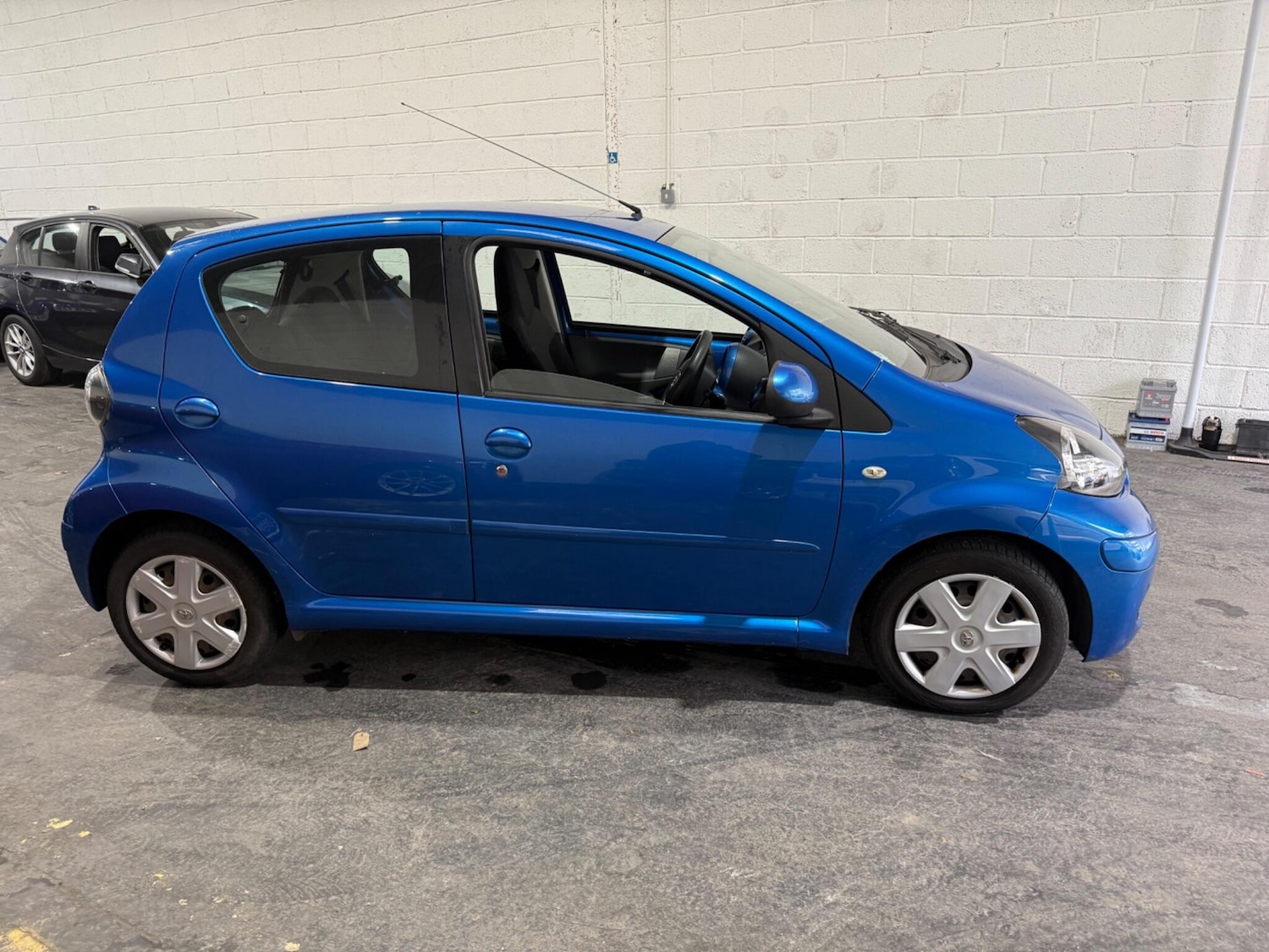 Used Toyota AYGO 2009 for sale - 76849622: Photo 11