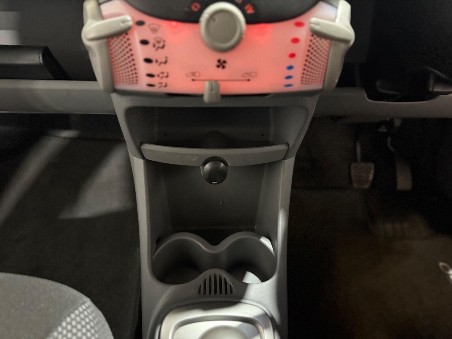 Used Toyota AYGO 2009 for sale - 76849622: Photo 20