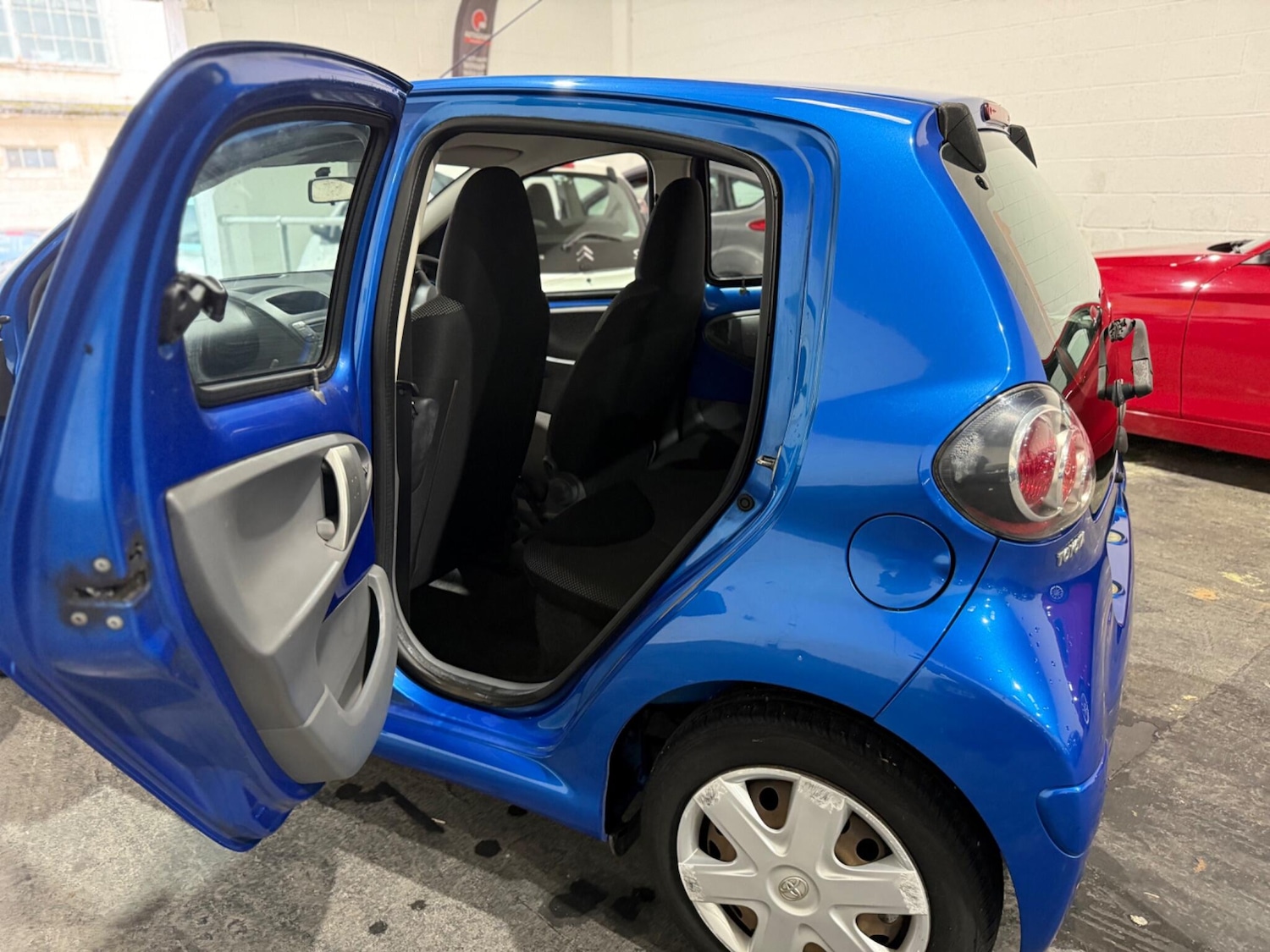 Used Toyota AYGO 2009 for sale - 76849622: Photo 29