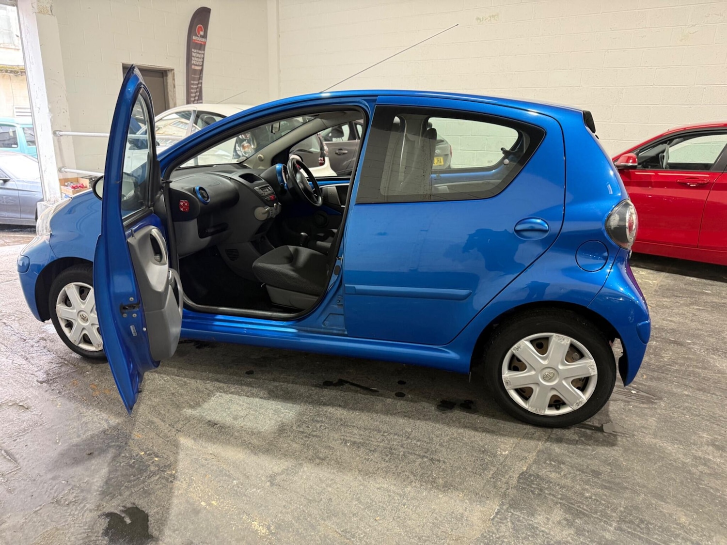 Used Toyota AYGO 2009 for sale - 76849622: Photo 8
