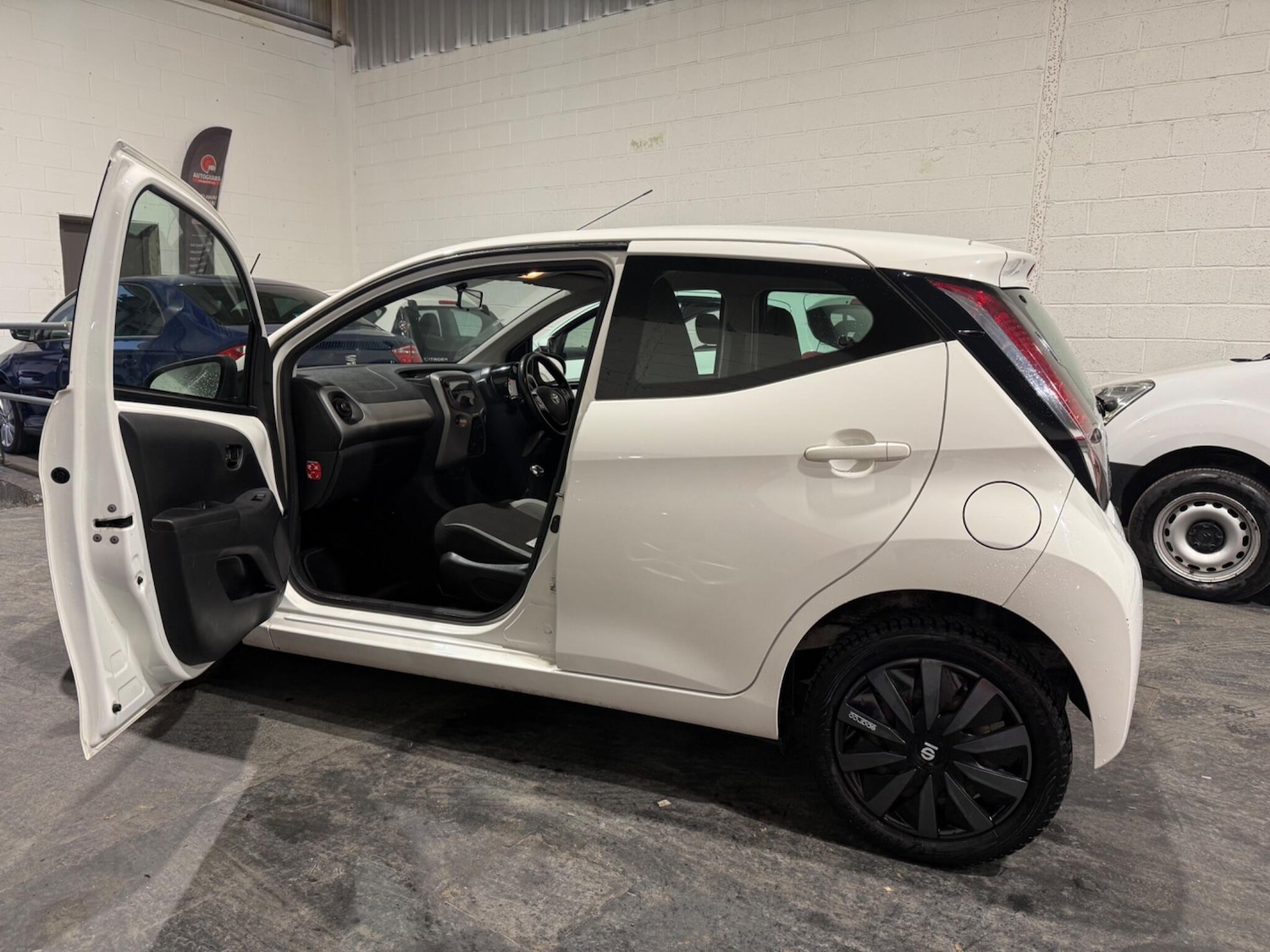 Used Toyota AYGO for sale - 77267978: Photo 41