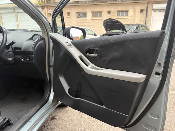 Used Toyota Yaris 2006 for sale - 76259346: Photo 27