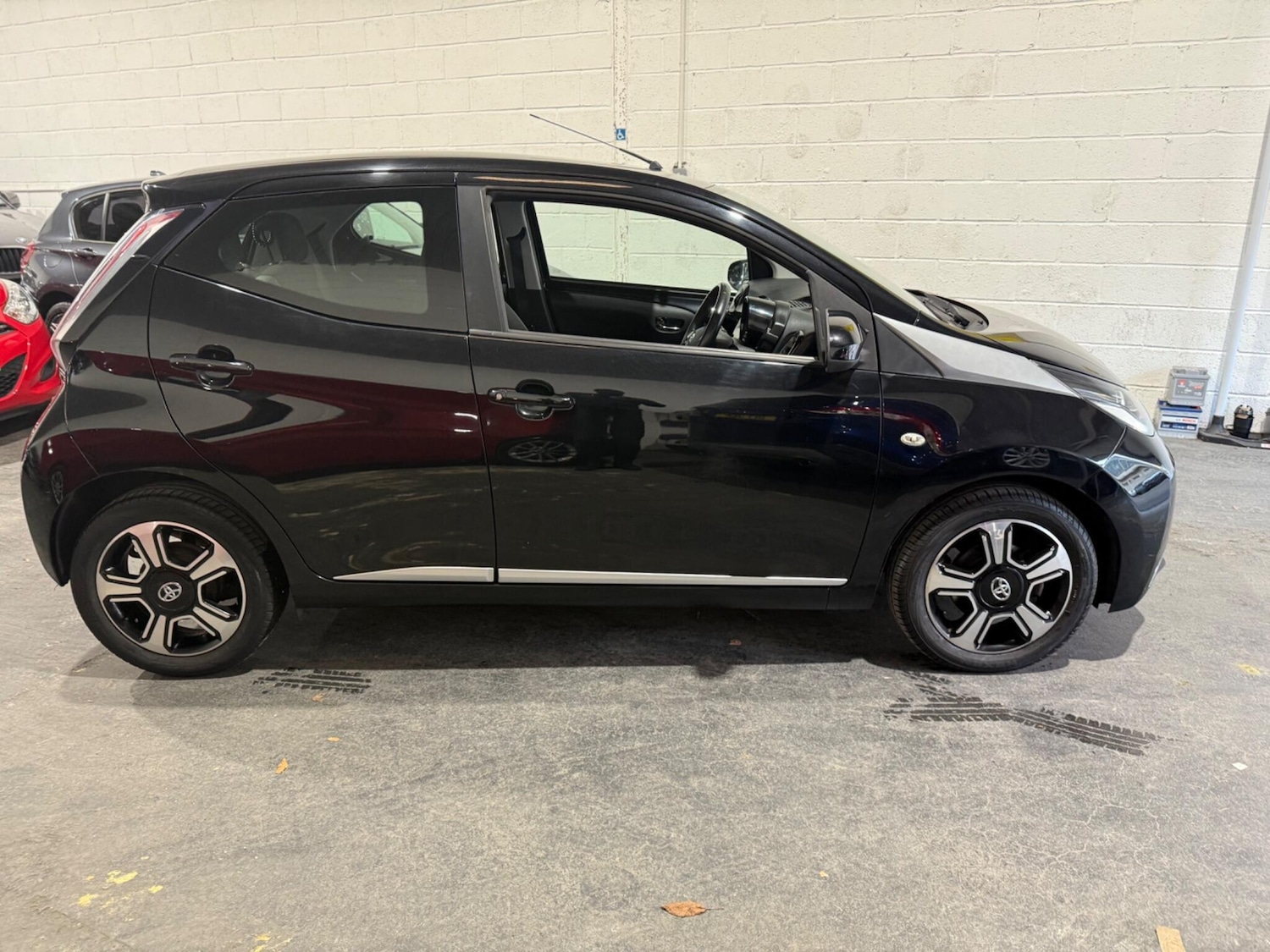 Used Toyota AYGO 2014 for sale - 76850490: Photo 14