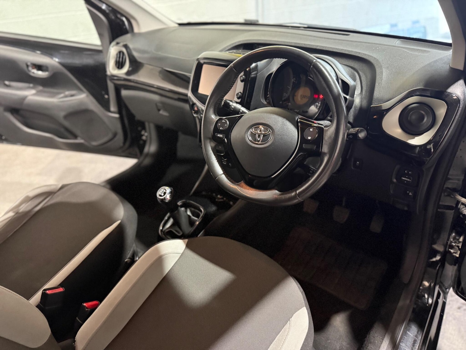Used Toyota AYGO 2014 for sale - 76850490: Photo 23