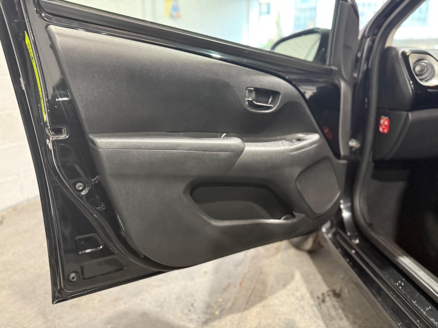 Used Toyota AYGO 2014 for sale - 76850490: Photo 29