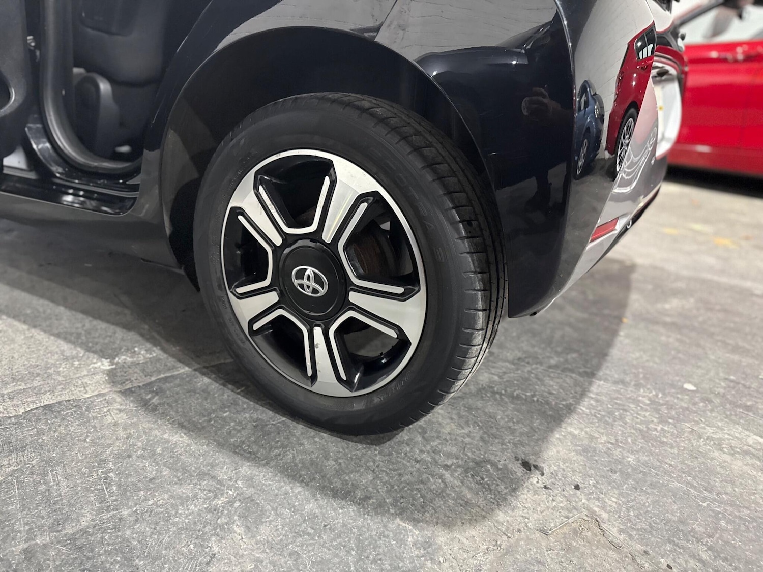 Used Toyota AYGO 2014 for sale - 76850490: Photo 31