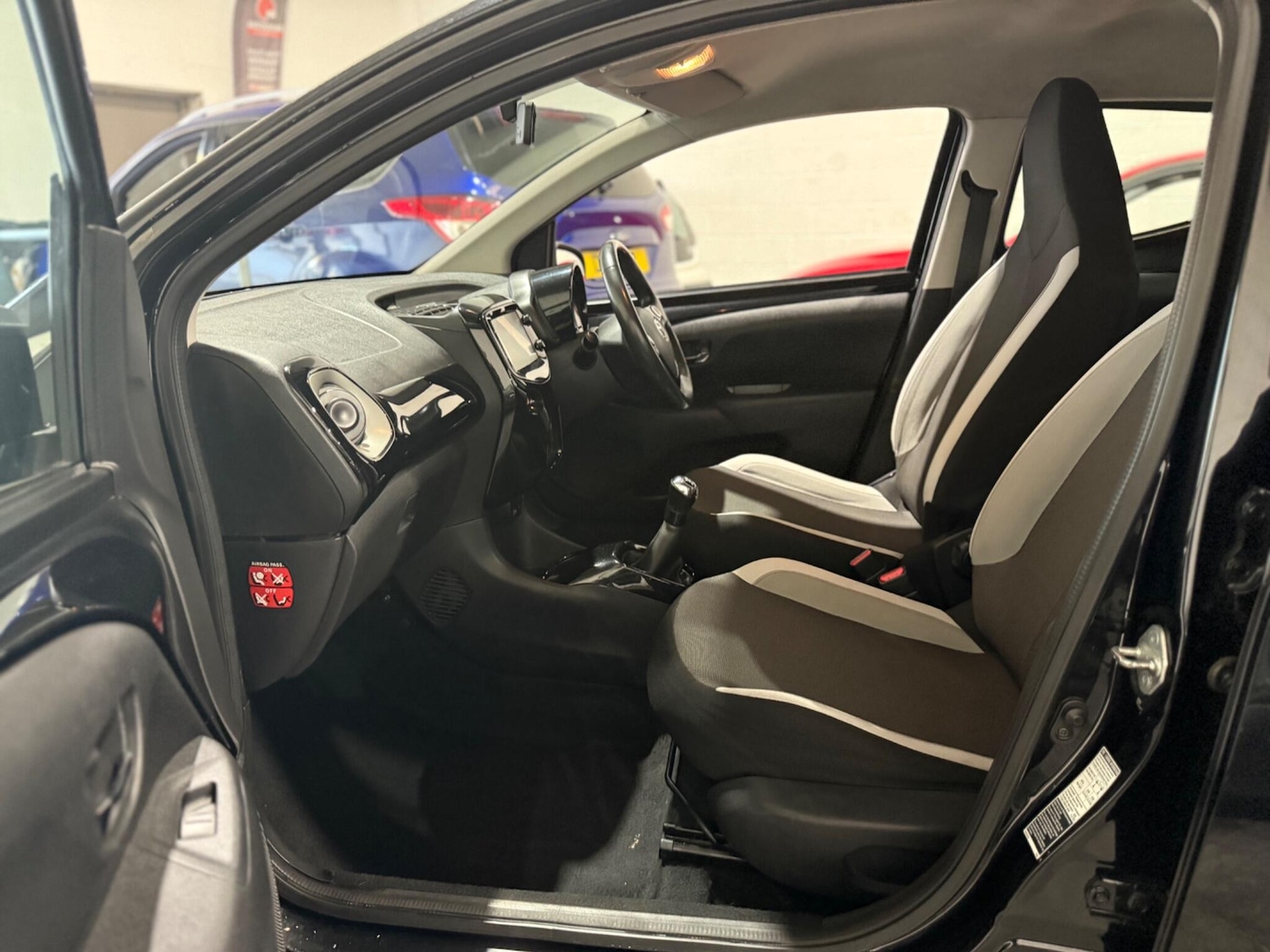 Used Toyota AYGO 2014 for sale - 76850490: Photo 38