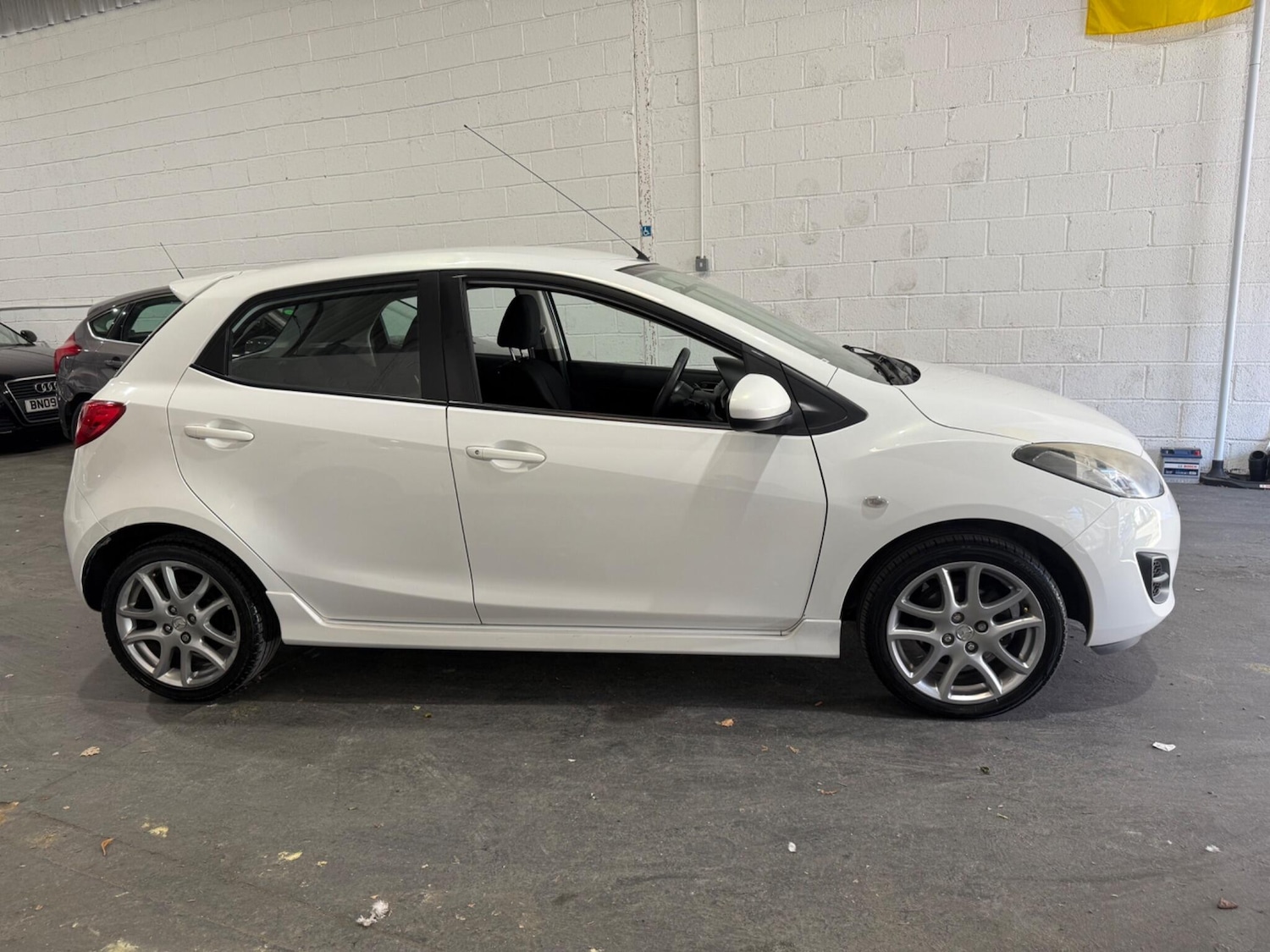 Used Mazda Mazda2 2012 for sale - 76189913: Photo 1