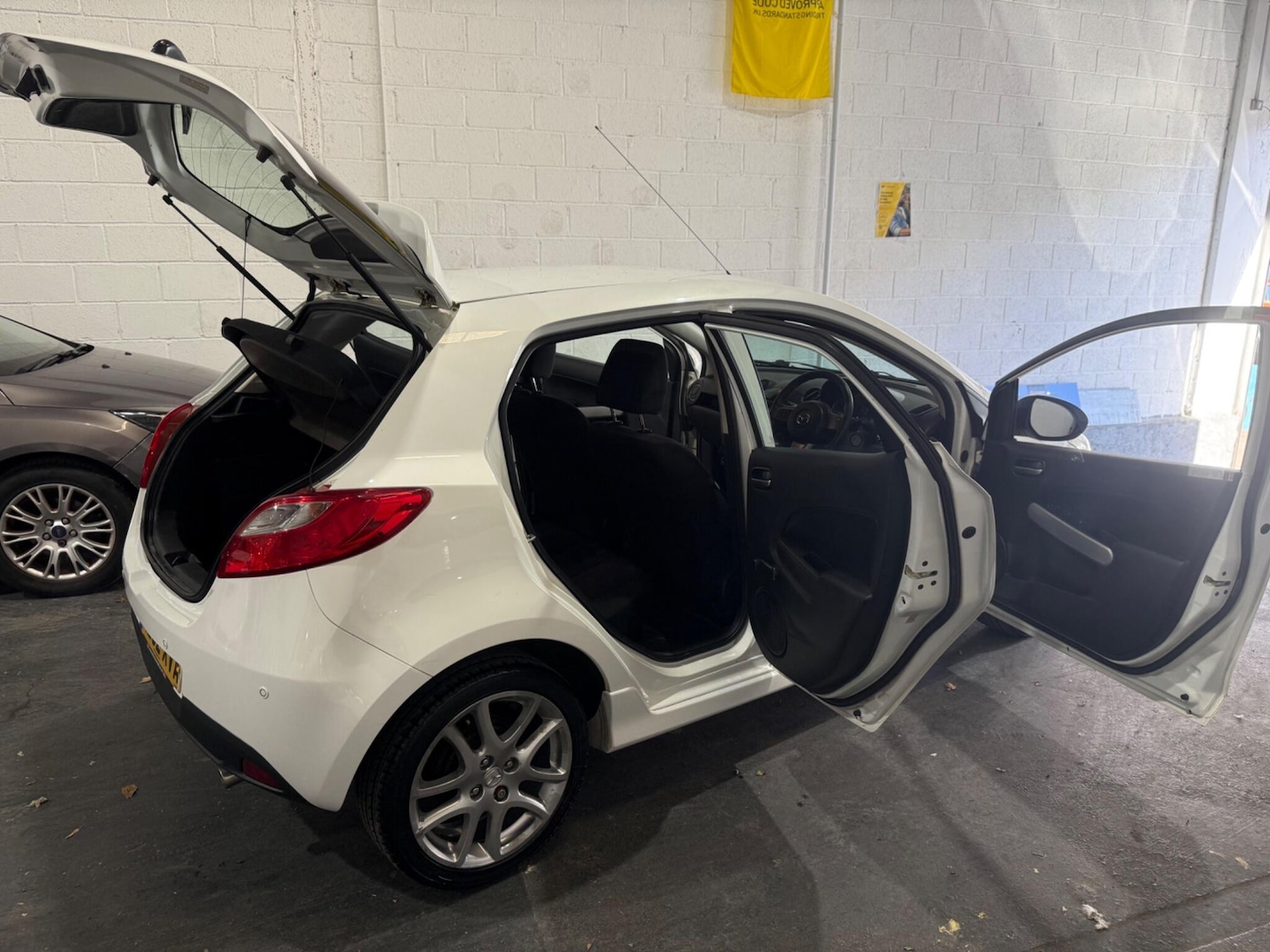 Used Mazda Mazda2 2012 for sale - 76189913: Photo 28