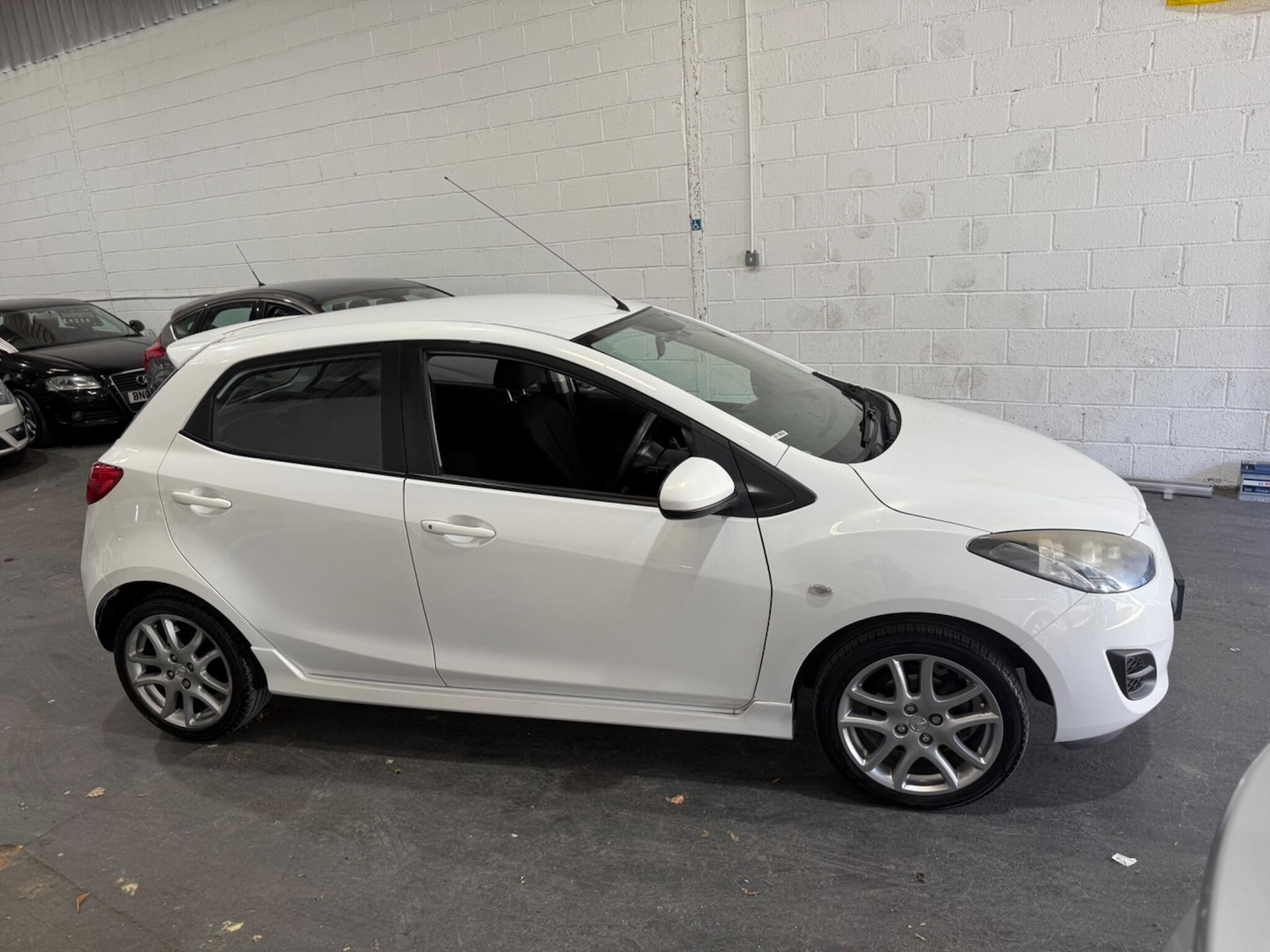 Used Mazda Mazda2 2012 for sale - 76189913: Photo 3