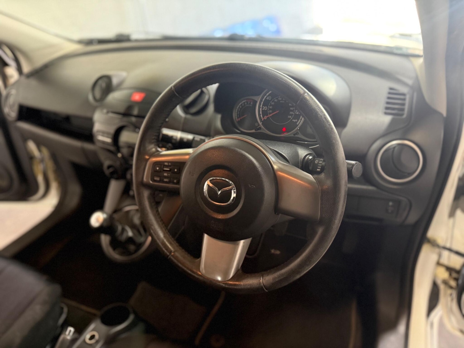 Used Mazda Mazda2 2012 for sale - 76189913: Photo 31