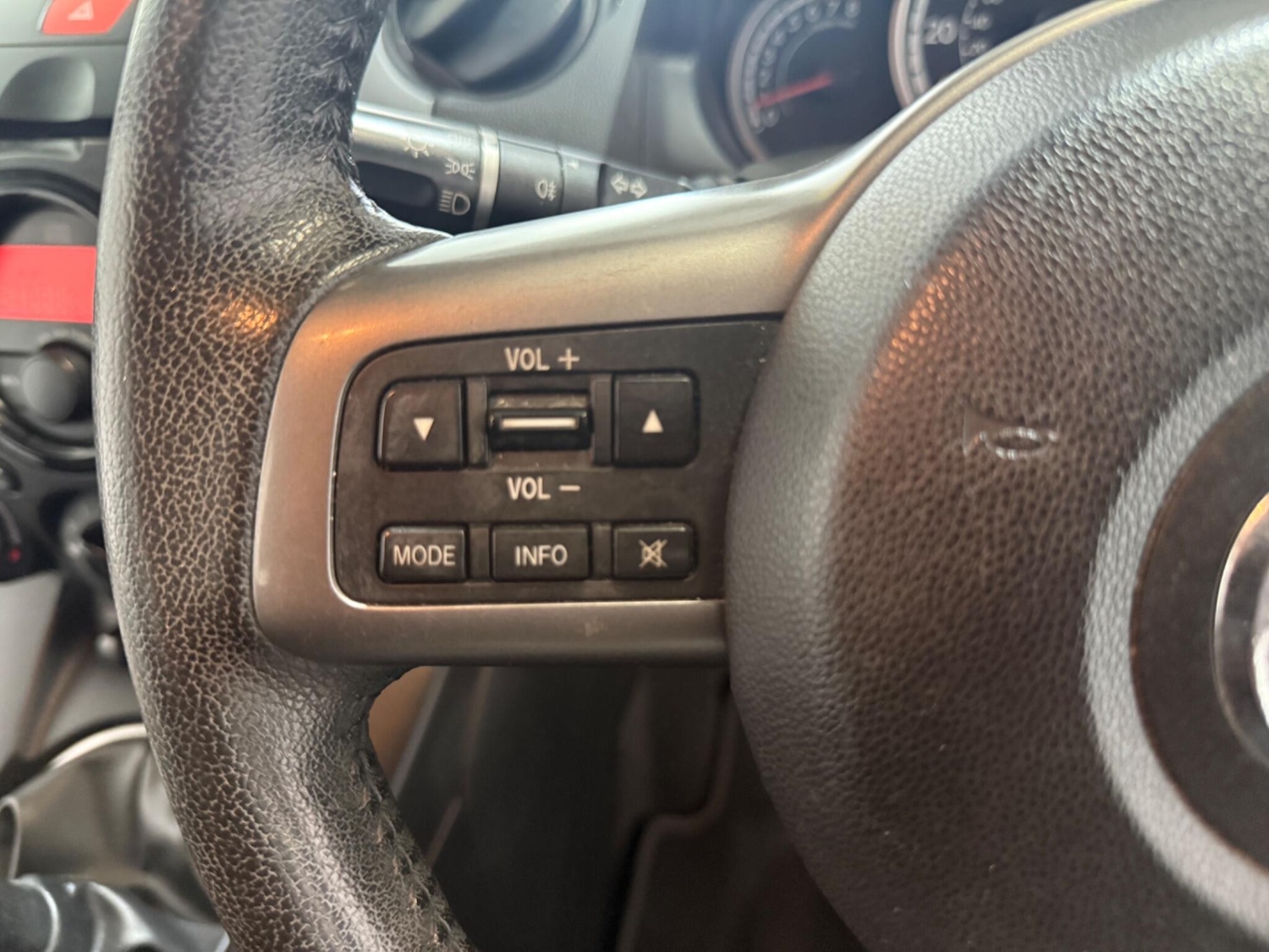 Used Mazda Mazda2 2012 for sale - 76189913: Photo 34
