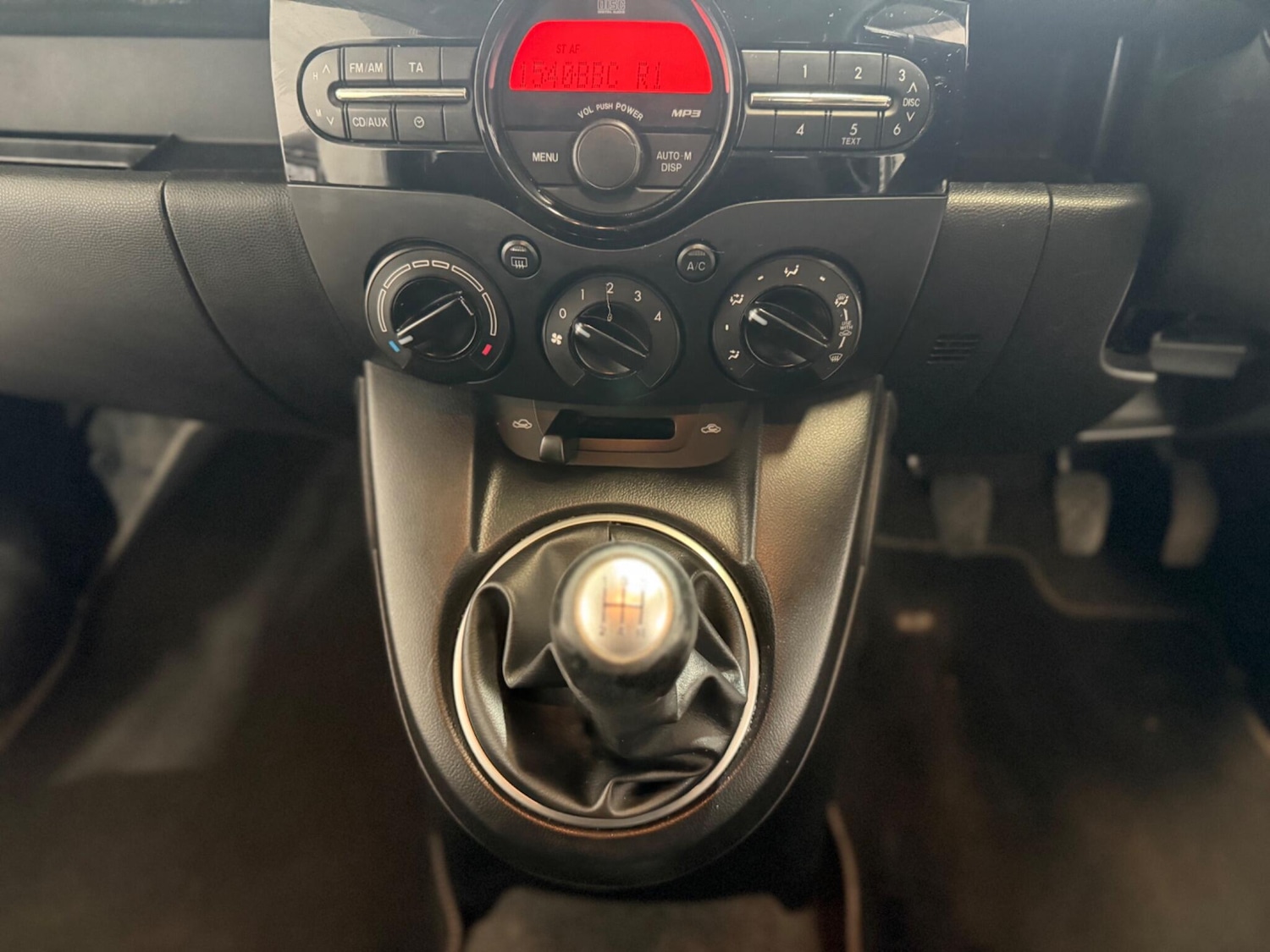 Used Mazda Mazda2 2012 for sale - 76189913: Photo 37