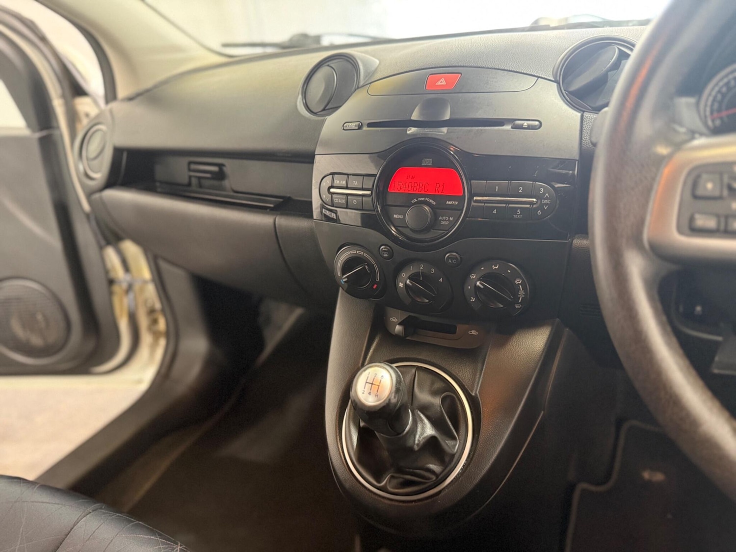 Used Mazda Mazda2 2012 for sale - 76189913: Photo 39