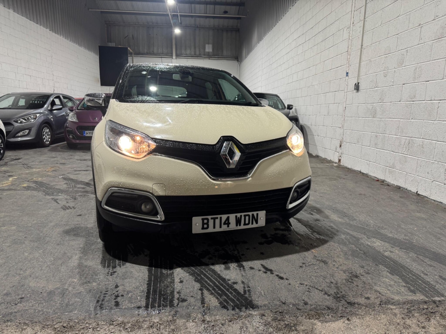 Used Renault Captur 2014 for sale - 77550130: Photo 2