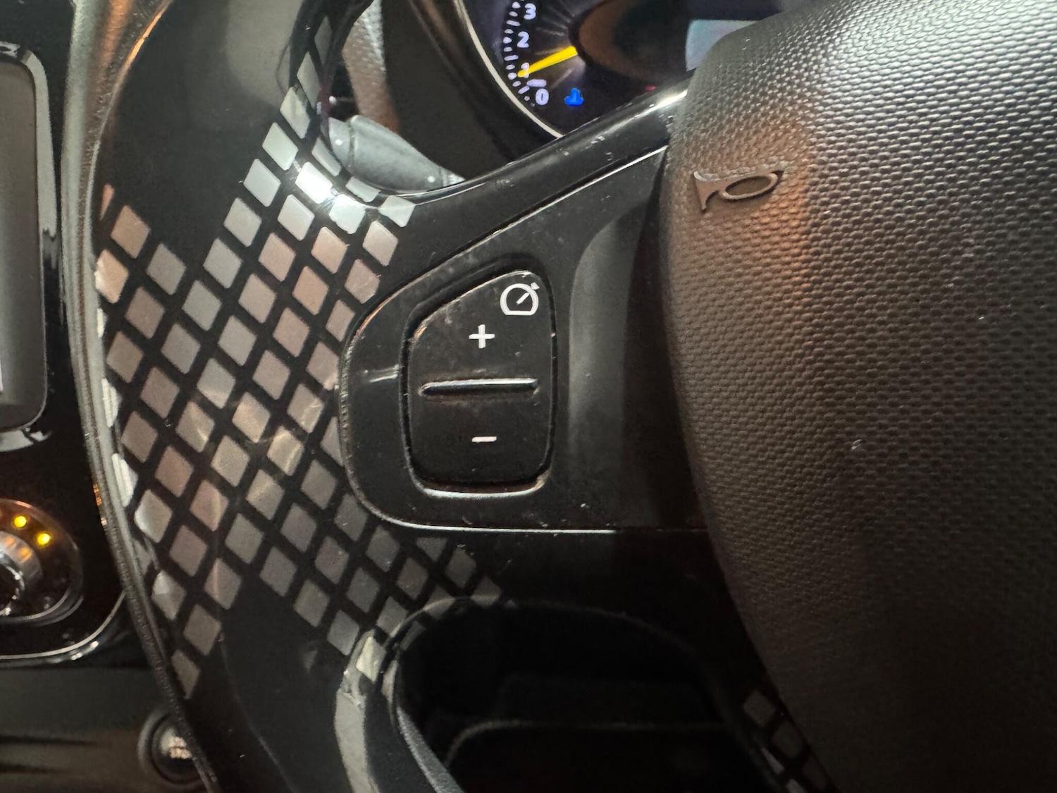 Used Renault Captur 2014 for sale - 77550130: Photo 50