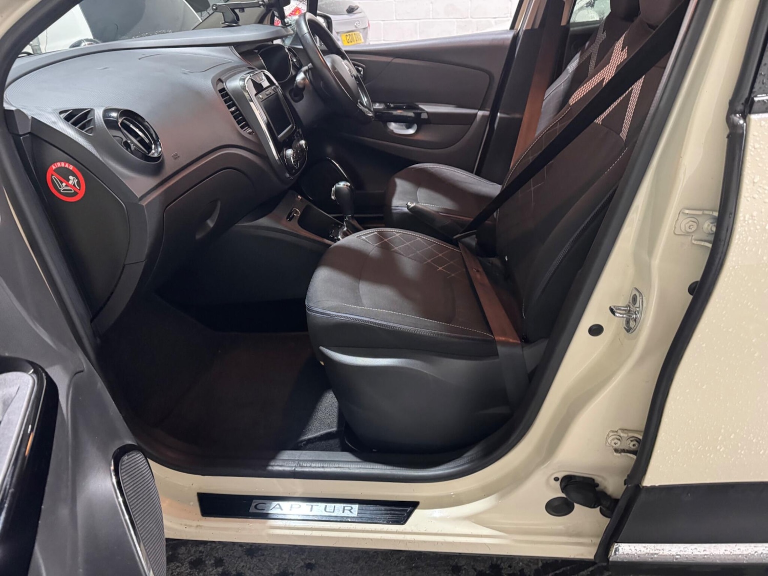 Used Renault Captur 2014 for sale - 77550130: Photo 51