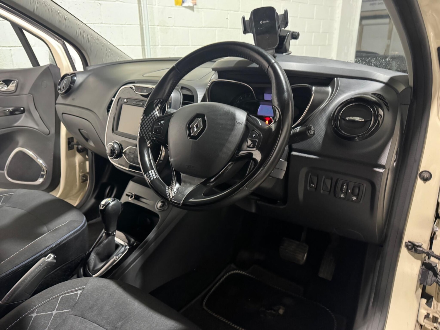 Used Renault Captur 2014 for sale - 77550130: Photo 54