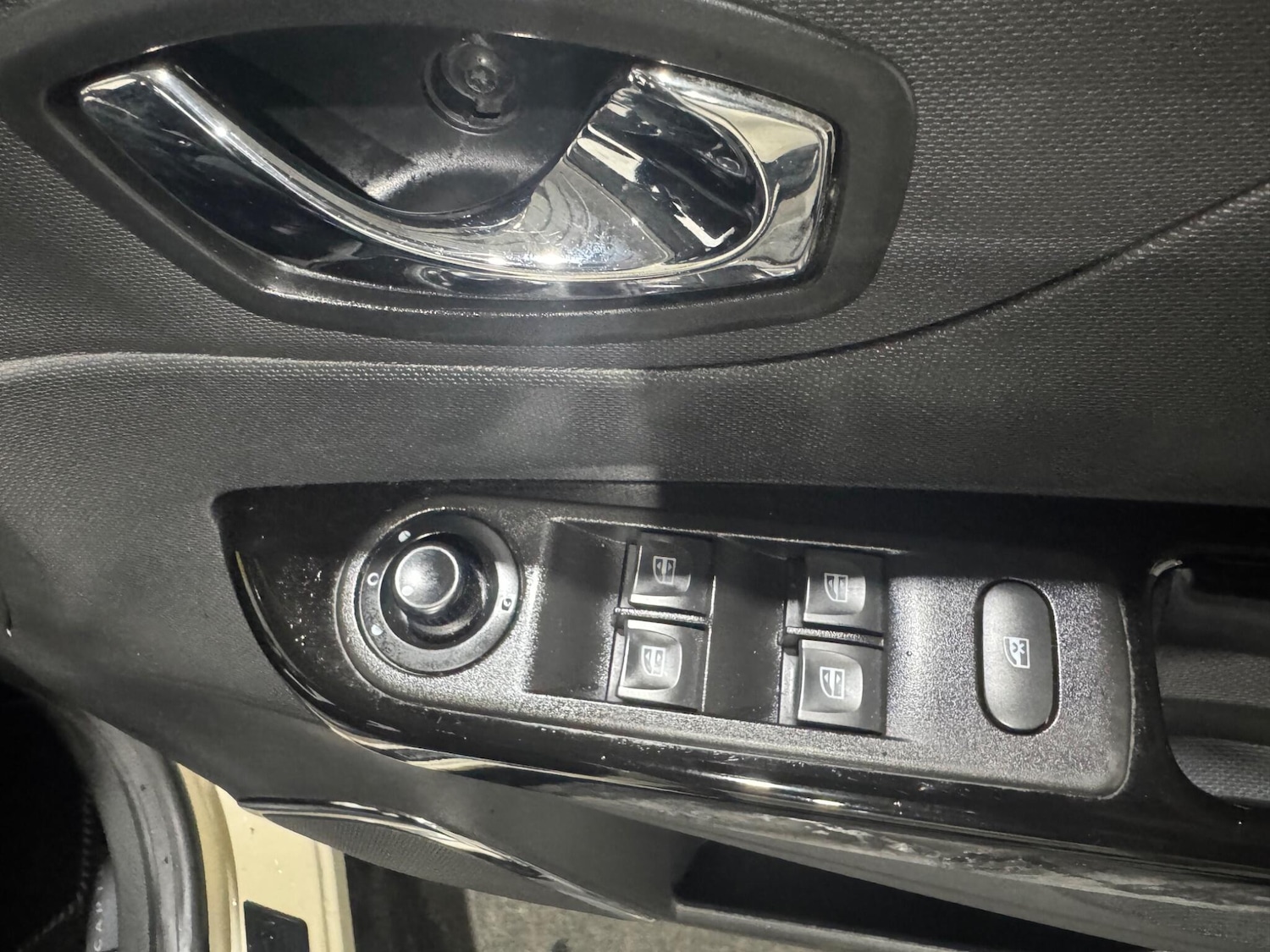 Used Renault Captur 2014 for sale - 77550130: Photo 55