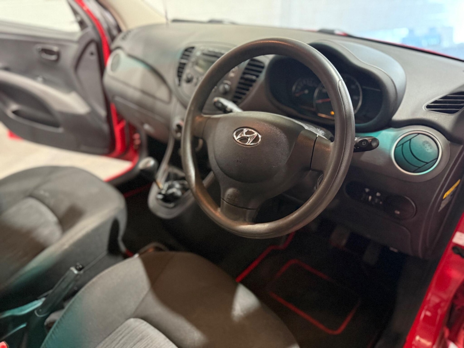 Used Hyundai i10 for sale - 76995039: Photo 18