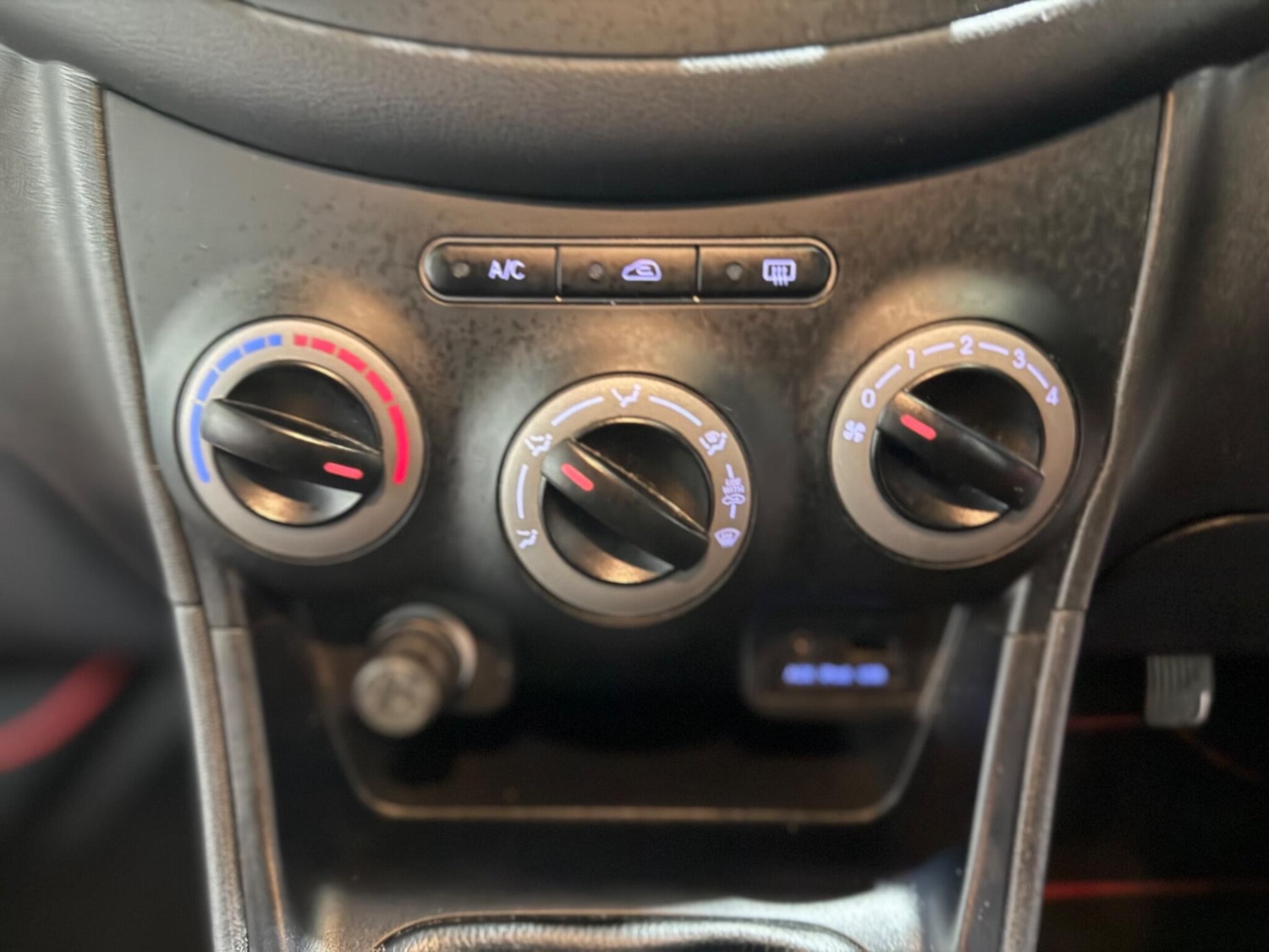 Used Hyundai i10 for sale - 76995039: Photo 24