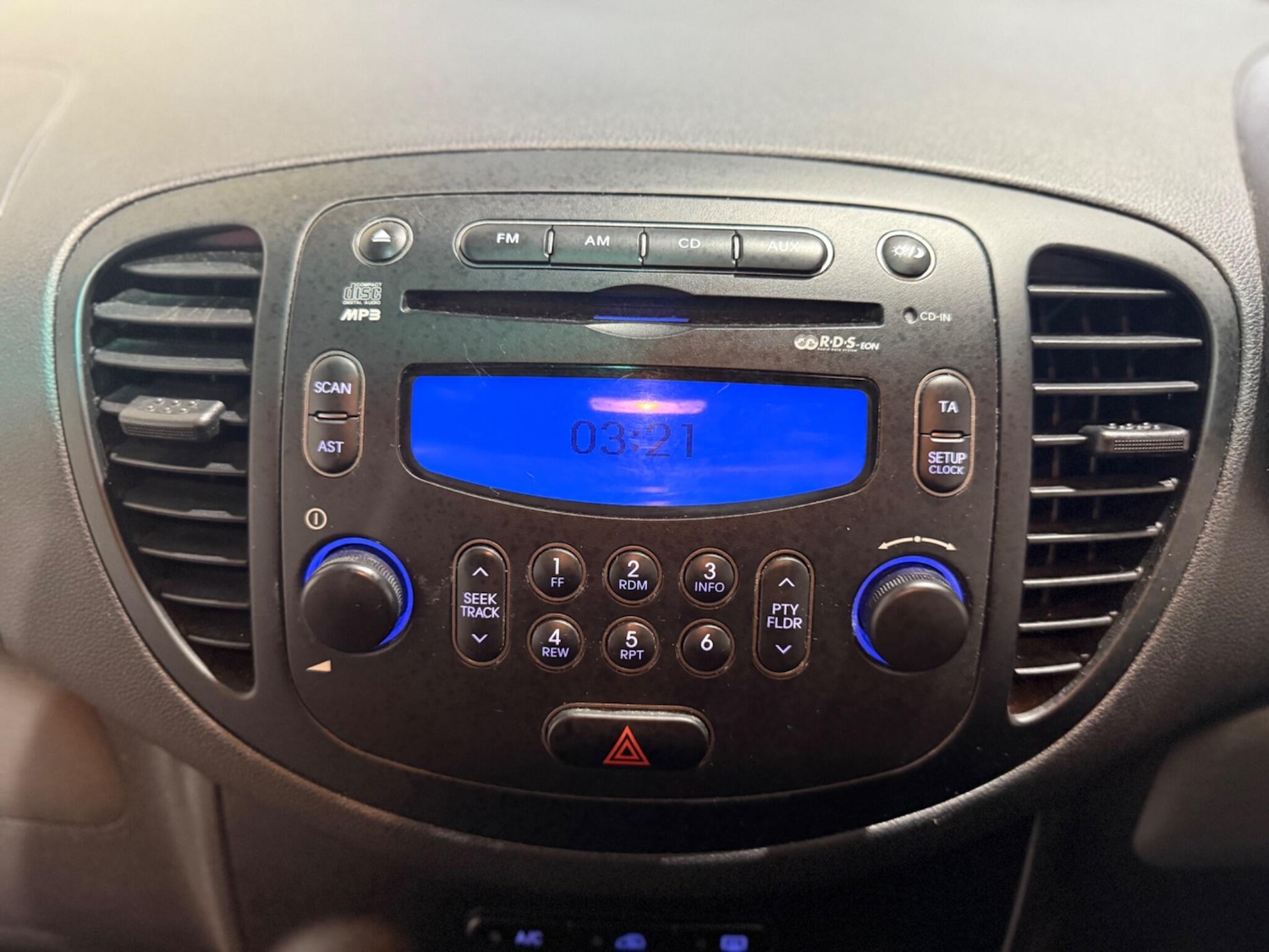 Used Hyundai i10 for sale - 76995039: Photo 30