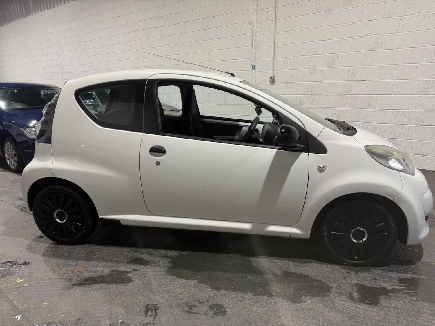 Used Citroen C1 2010 for sale - 76992057: Photo 3