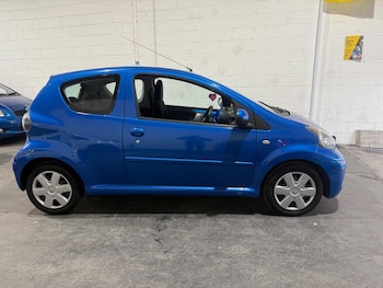 2009 (09) - 1.0 VVT-i Blue 3dr