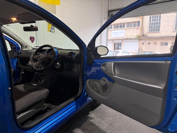 Used Toyota AYGO 2009 for sale - 76294909: Photo 25