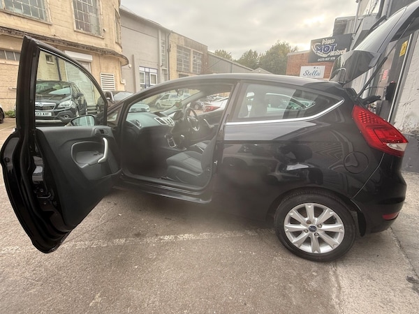 Used Ford Fiesta 2009 for sale - 76240139: Photo 11
