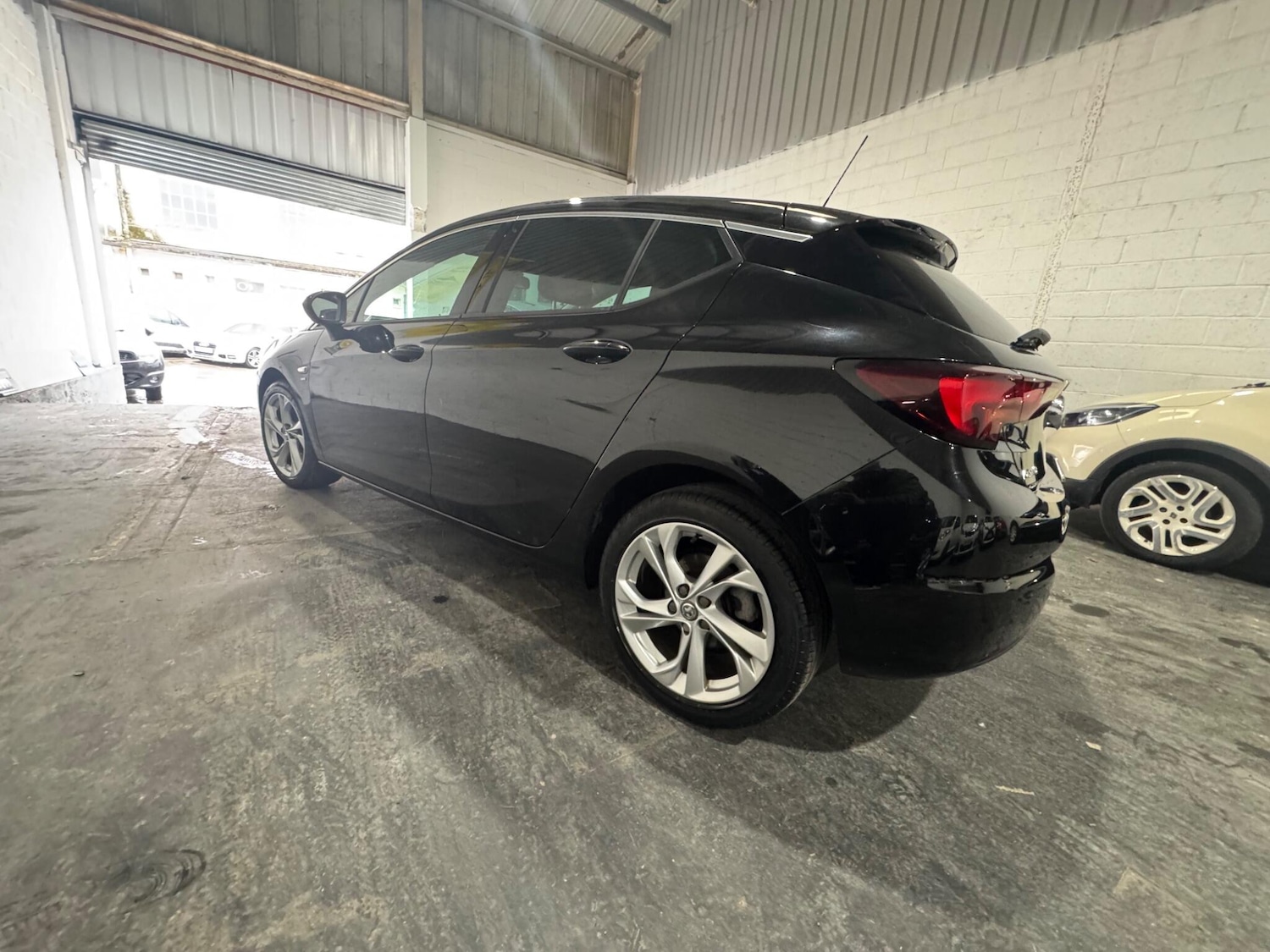 Used Vauxhall Astra 2017 for sale - 77633487: Photo 4