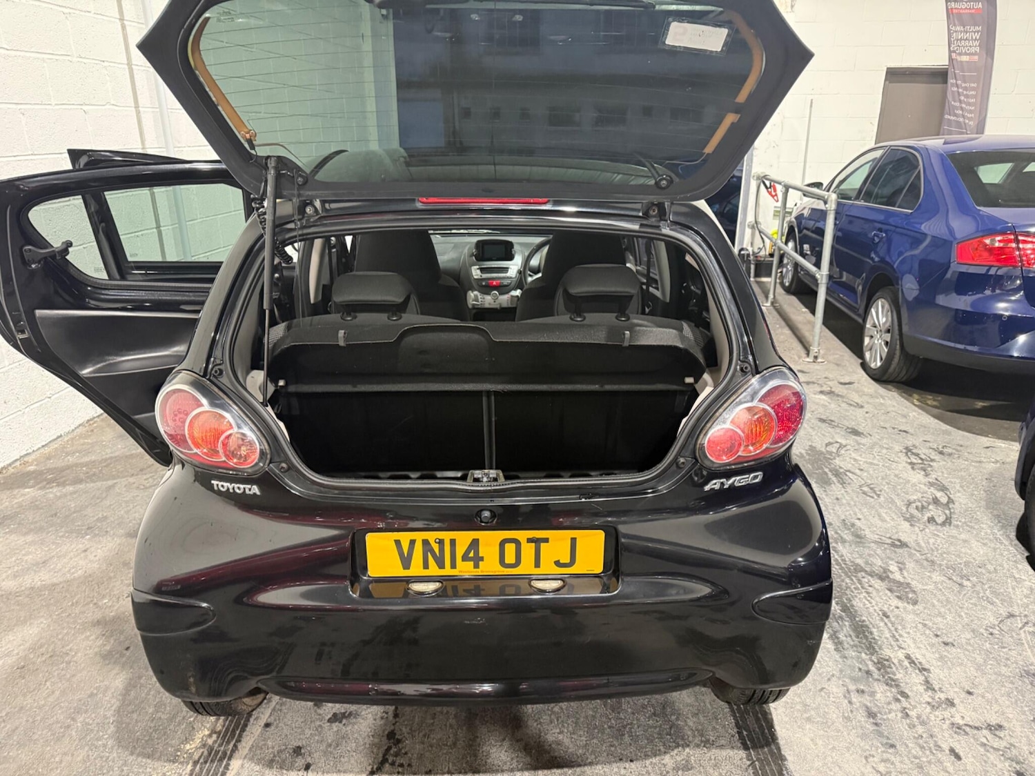 Used Toyota AYGO 2014 for sale - 77351701: Photo 27