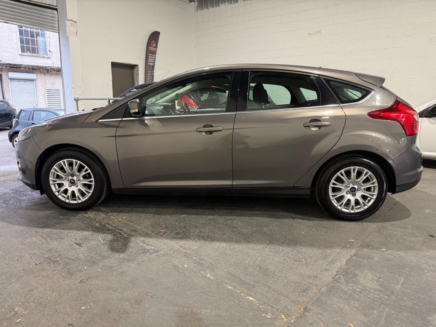 Used Ford Focus 2012 for sale - 76307664: Photo 2