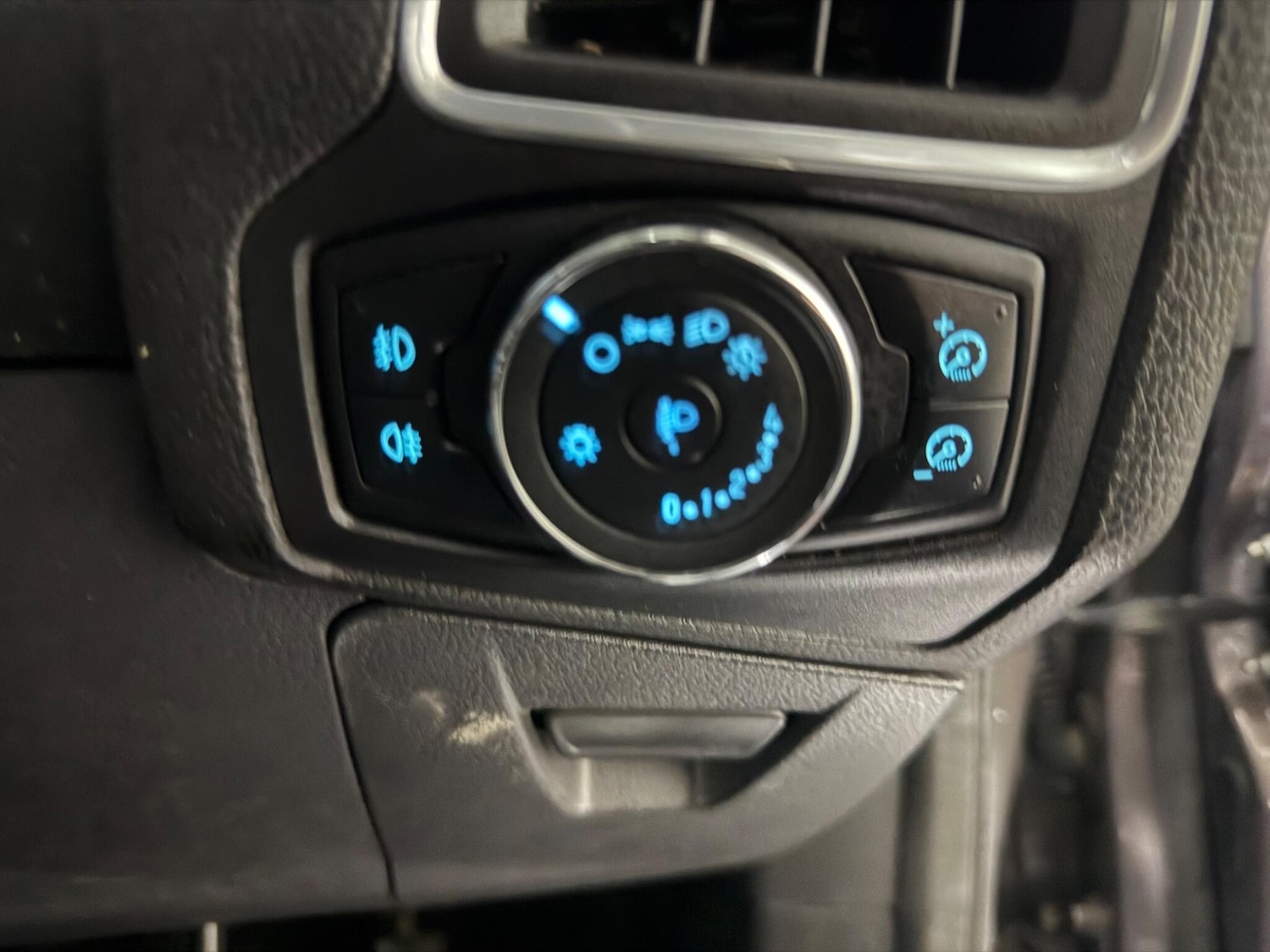 Used Ford Focus 2012 for sale - 76307664: Photo 32