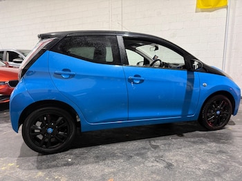 2016 (66) - 1.0 VVT-i X-Cite 2 5dr