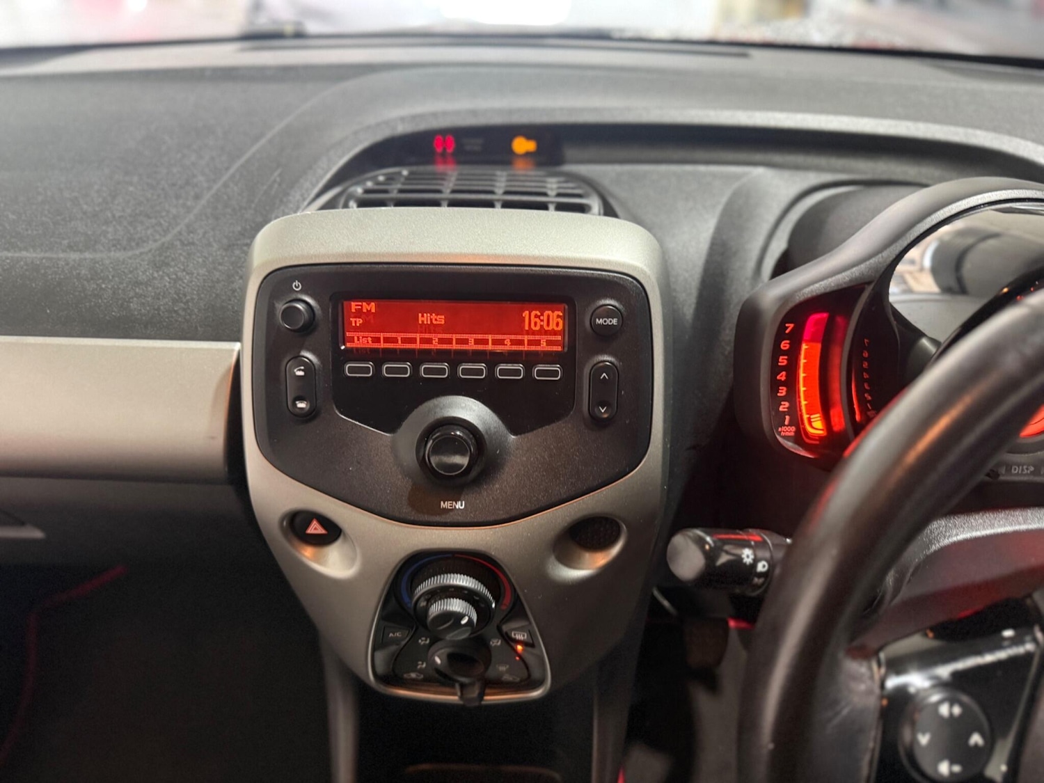 Used Toyota AYGO 2016 for sale - 76996156: Photo 24