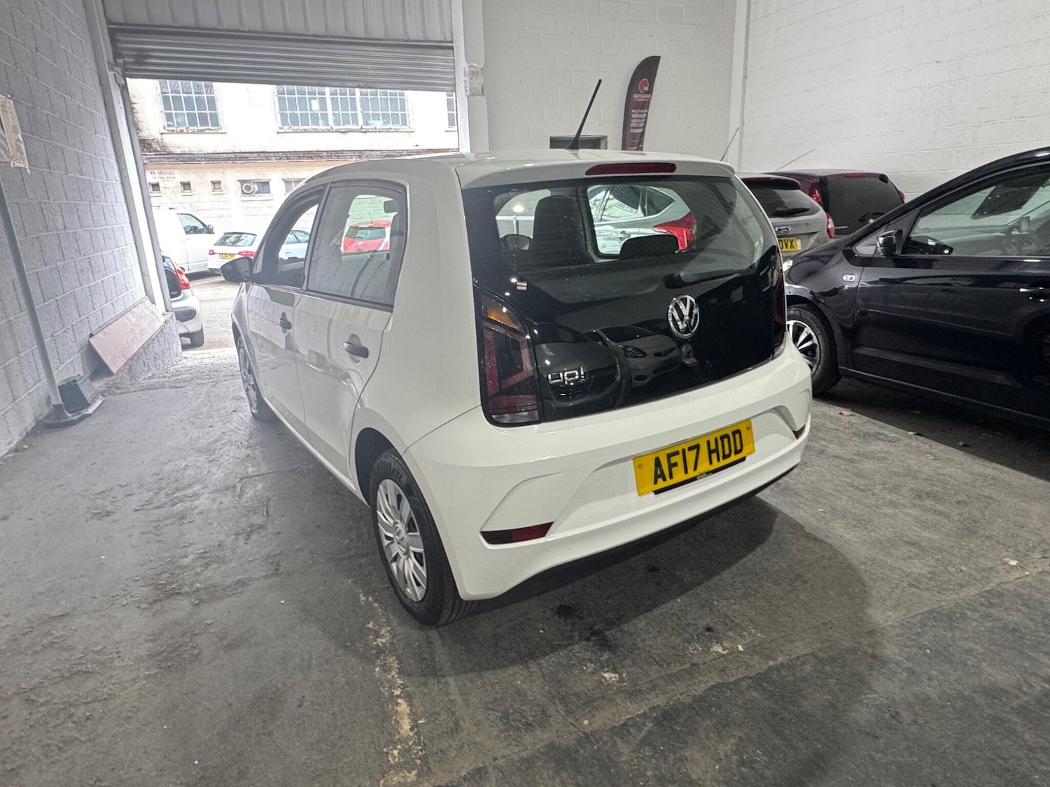 Used Volkswagen up! for sale - 77853550: Photo 4