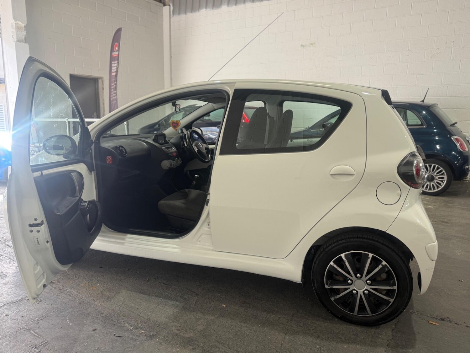 Used Toyota AYGO 2014 for sale - 76043180: Photo 23