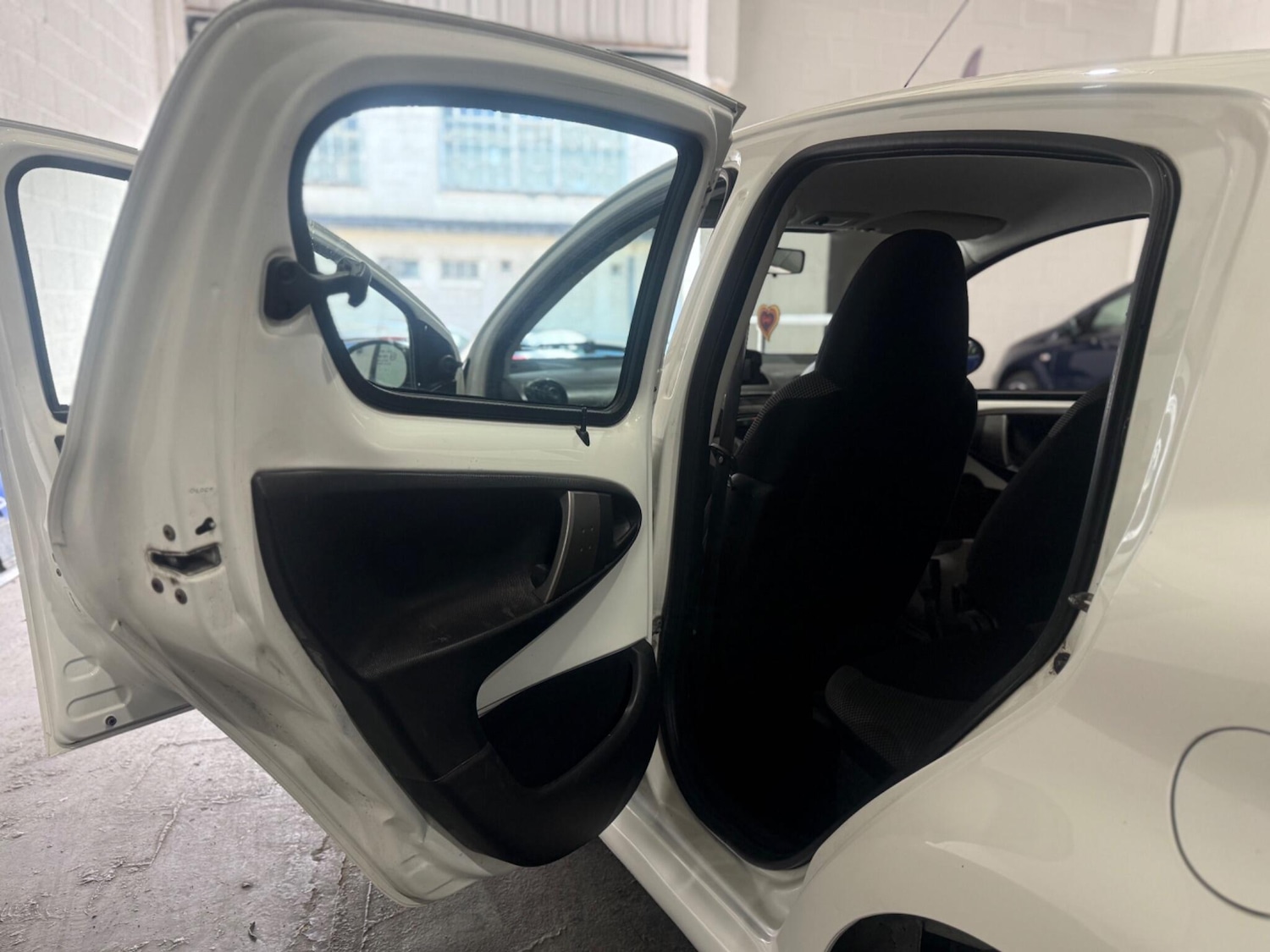 Used Toyota AYGO 2014 for sale - 76043180: Photo 24