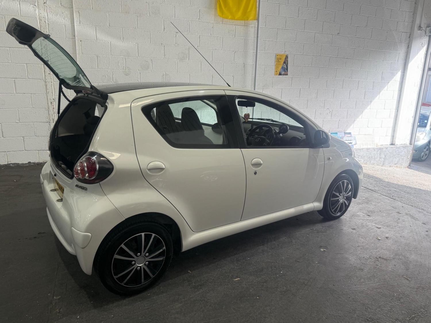 Used Toyota AYGO 2014 for sale - 76043180: Photo 29