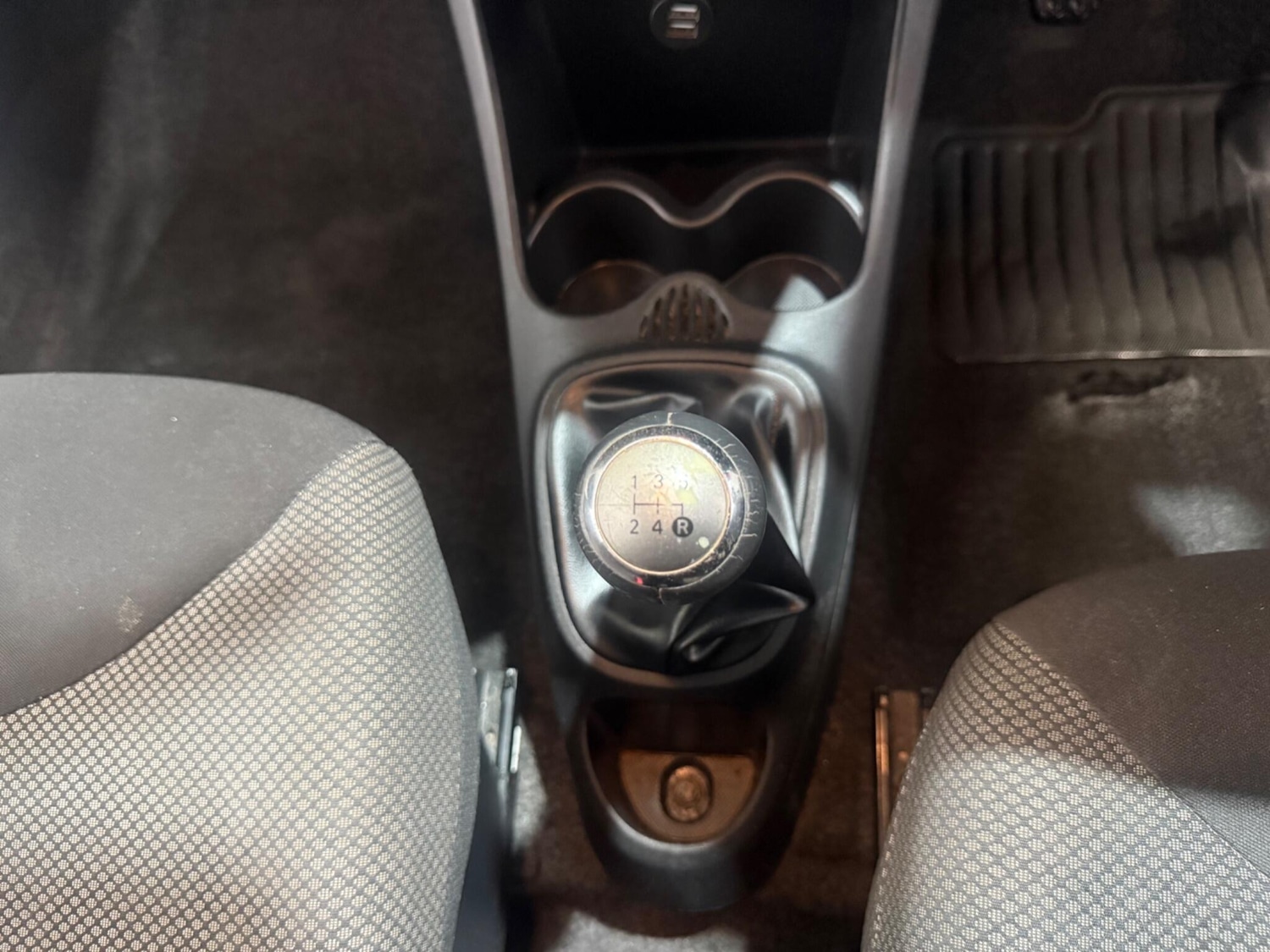 Used Toyota AYGO 2014 for sale - 76043180: Photo 40