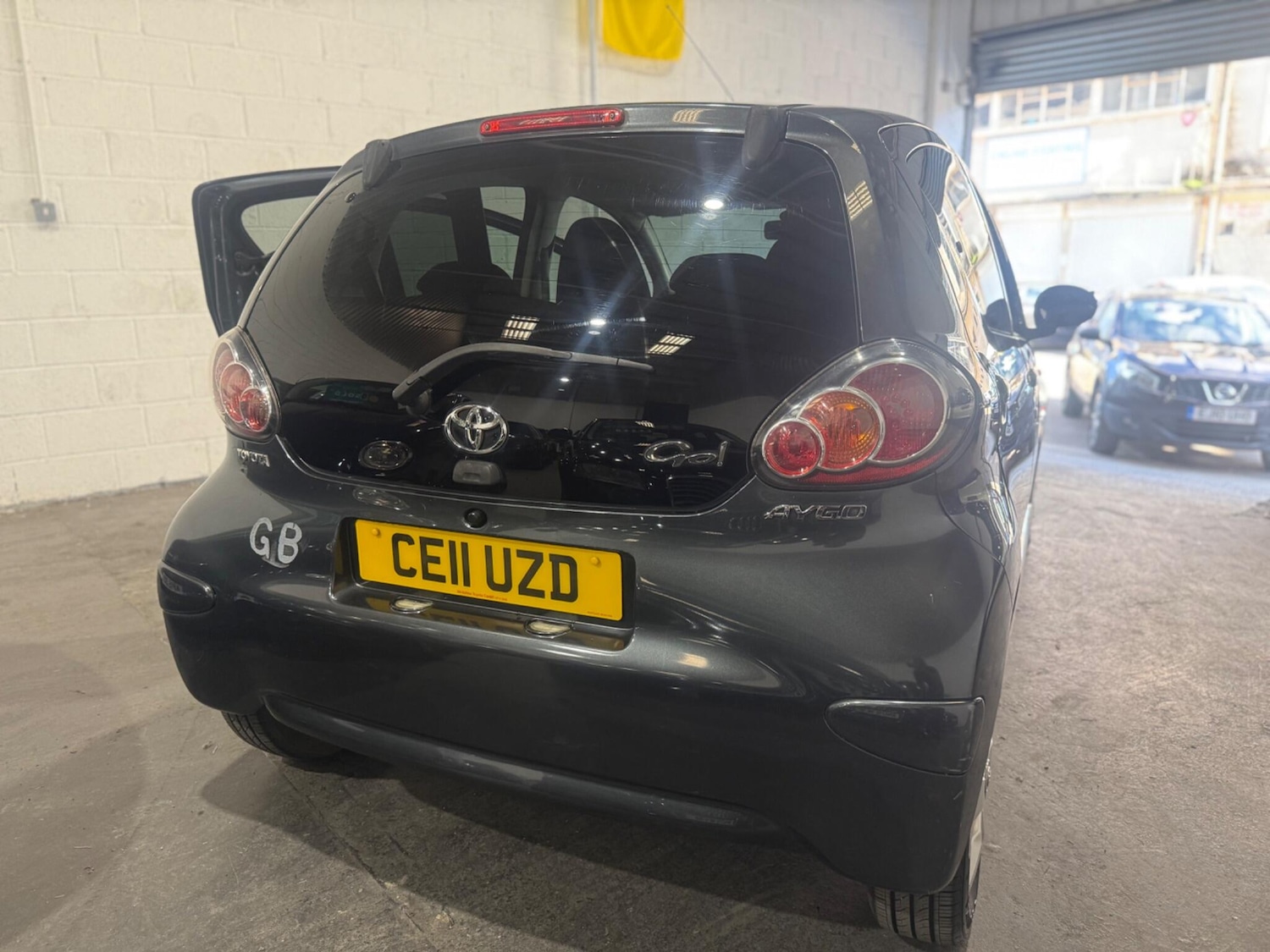 Used Toyota AYGO 2011 for sale - 76071602: Photo 21