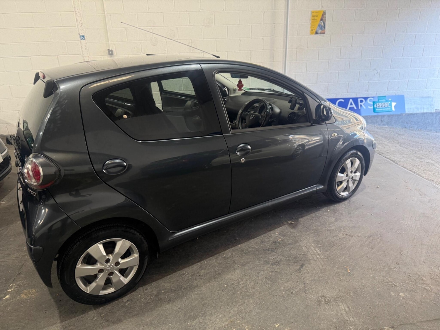 Used Toyota AYGO 2011 for sale - 76071602: Photo 23