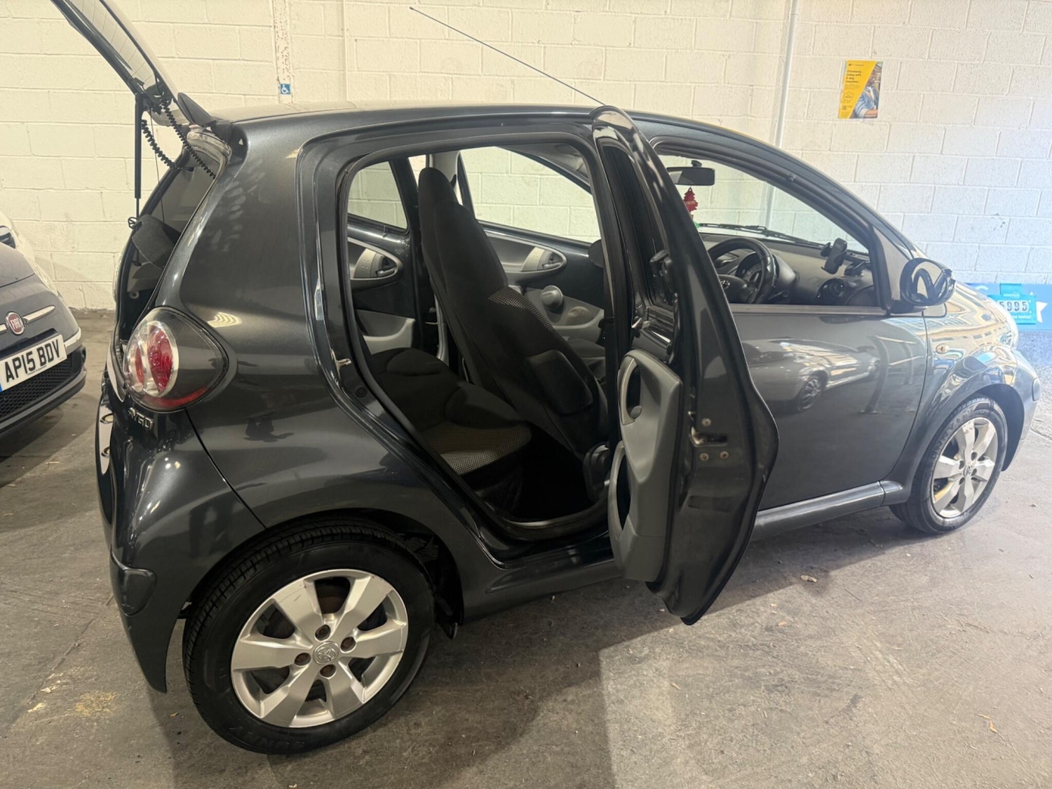 Used Toyota AYGO 2011 for sale - 76071602: Photo 25