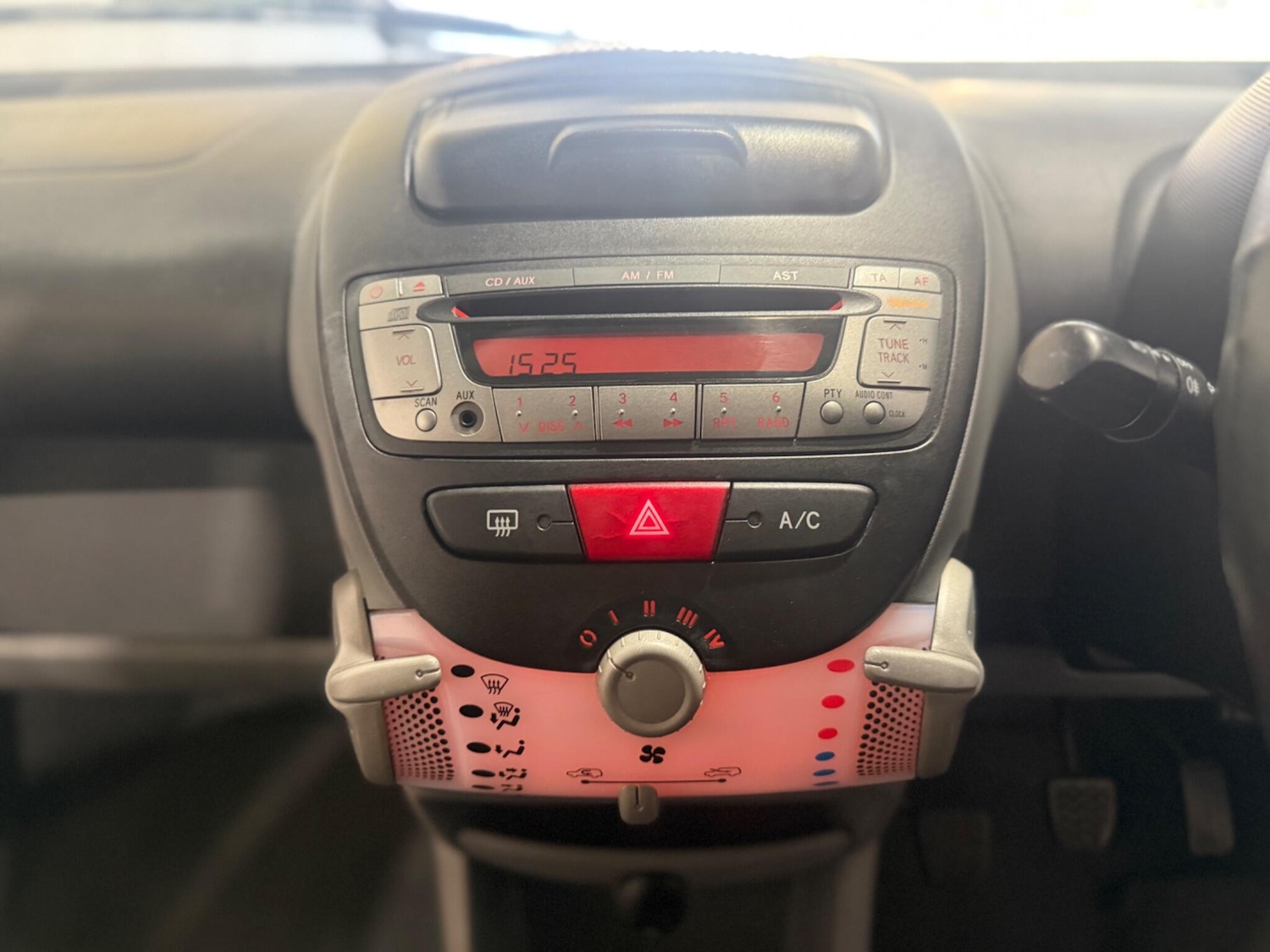 Used Toyota AYGO 2011 for sale - 76071602: Photo 32