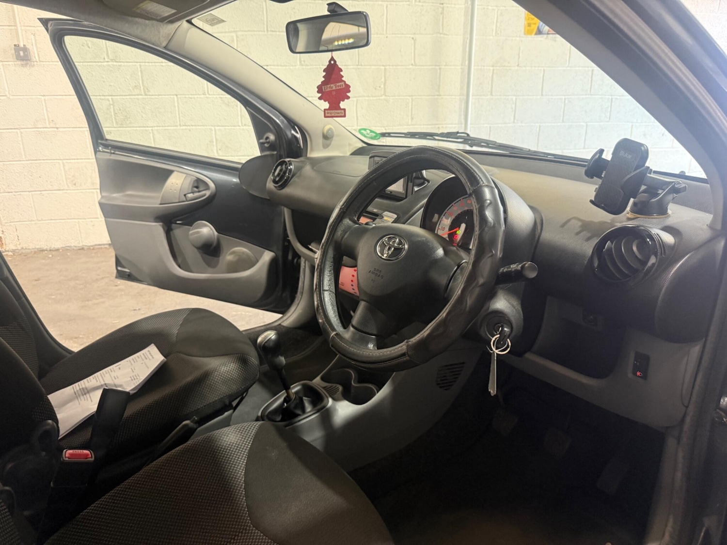 Used Toyota AYGO 2011 for sale - 76071602: Photo 36
