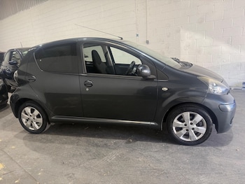 Used Toyota AYGO 2011 for sale - 76071602: Photo 4