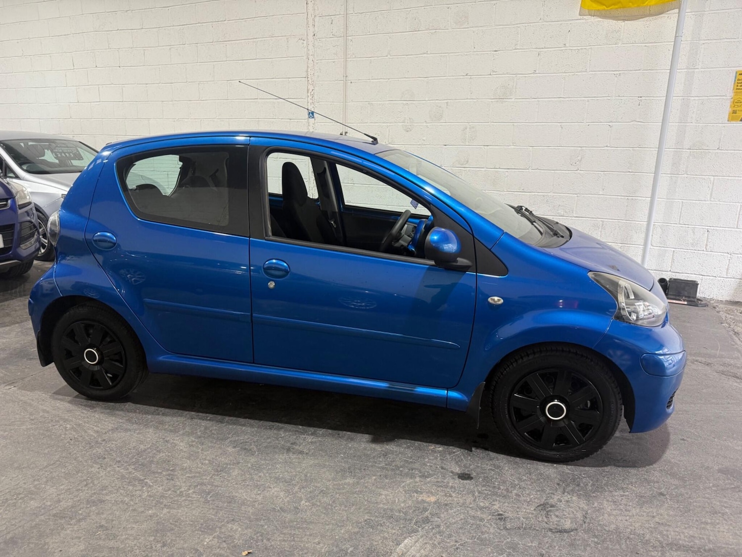 Used Toyota AYGO 2009 for sale - 76359872: Photo 13